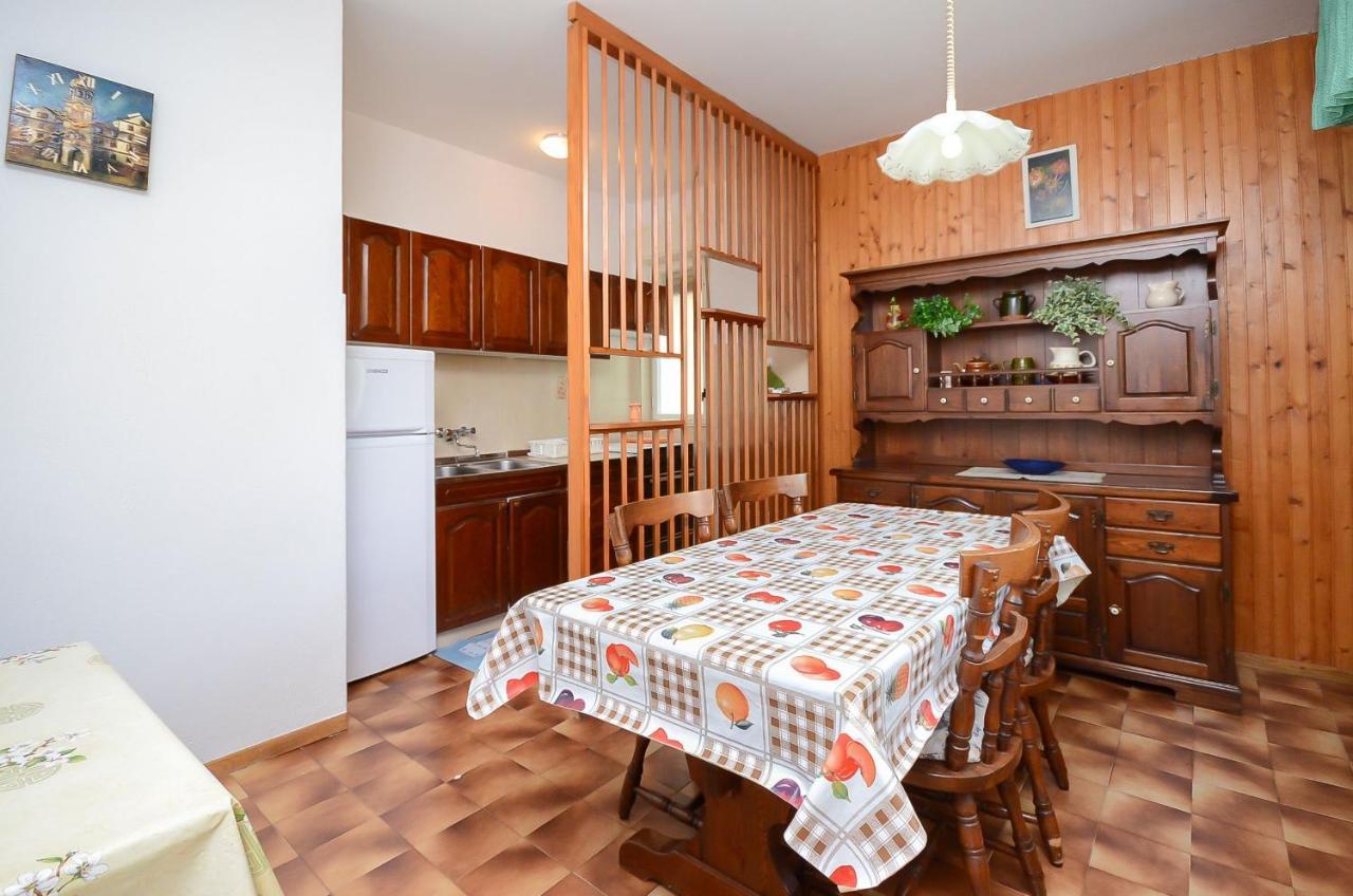Apartments Mladen Jelica Ічичі Екстер'єр фото